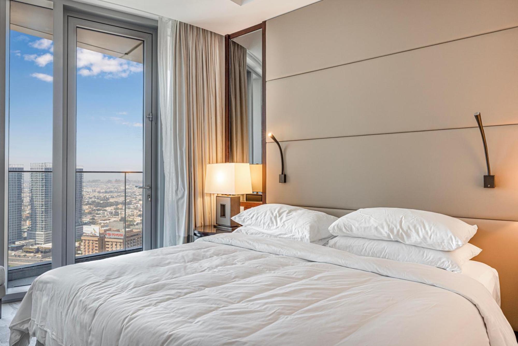 Easemytrip - Exquisite Downtown 2br In Address Skyview Tower 1 * Dubai
